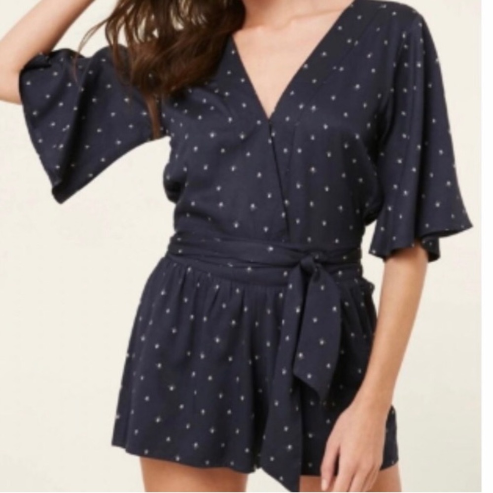 O’Neill Gabriella V Neck Romper With Open Back and Waist Tie Women’s Size Large